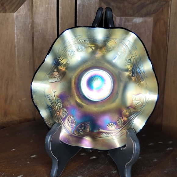 Fenton Carnival Glass Hat Bowl - Picture 13 of 13